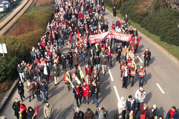 Le cortège lors de son passage dans le centre de Rouen. 