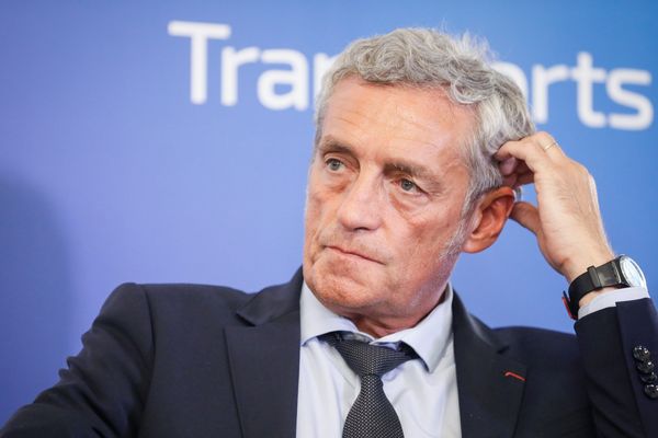 Philippe Saurel, maire de Montpellier, est furieux contre Guillaume Pépy, le président de la SNCF qui a critiqué le construction de la nouvelle gare la Mogère. 