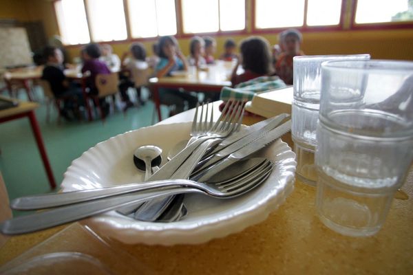 Une enquête pour des soupçons de maltraitance contre des enfants a été ouverte en septembre dernier par le parquet de Bobigny contre un surveillant de cantine de l’école du centre de Neuilly-Plaisance (Seine-Saint-Denis). (Illustration)