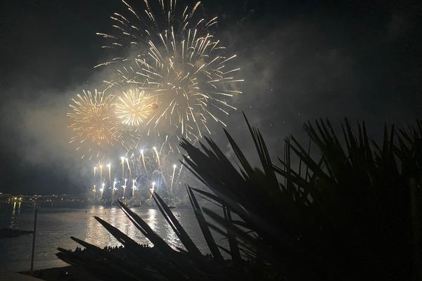 C’est parti pour le festival pyrotechnique de Cannes, première représentation espagnole ce 4 juillet.