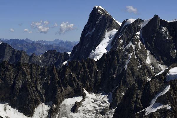 La voie qui mène au refuge Boccalatte-Piolti (Italie) est fermée à cause du risque d'effondrement.