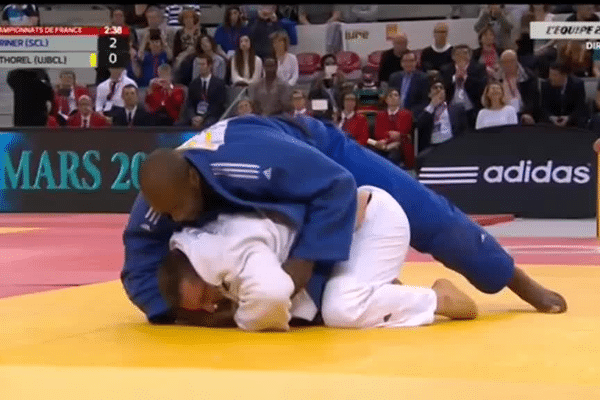 Mathieu Thorel, en mauvaise posture face à Teddy Riner.