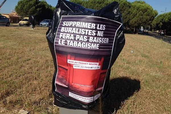 Le 21 juillet 2015, plus d'une dizaine de radars ont été recouverts de sacs-poubelle et d'affiches dans le Gard et dans l'Hérault.