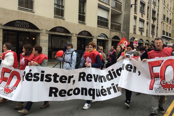 Les assistantes maternelles manifestent en Bretagne