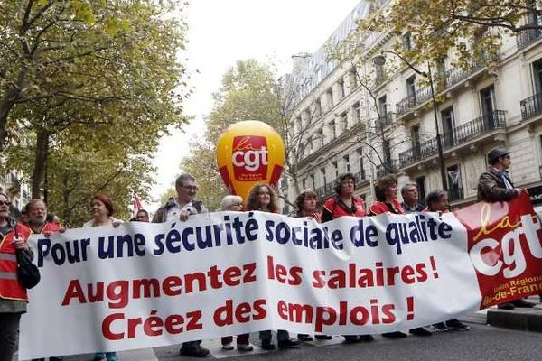 Plusieurs milliers de manifestants sont rassemblés à Paris, à l'appel de la CGT, pour dénoncer le projet de budget de la Sécurité sociale, en cours d'examen à l'Assemblée. 