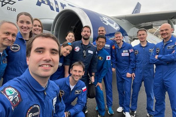 Le selfie, signé Raphaël Liégeois, lors du vol en apesanteur réservé à des astronautes, ce 16 avril 2024, à bord d'un Airbus 310 ZeroG, piloté par Thomas Pesquet.