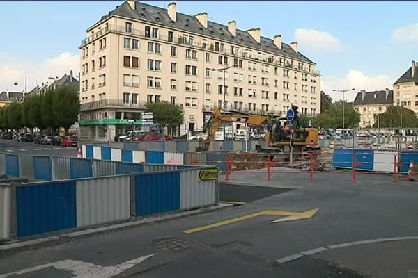 L'avenue du 6 juin en plein travaux pour accueillir le futur tramway caennais