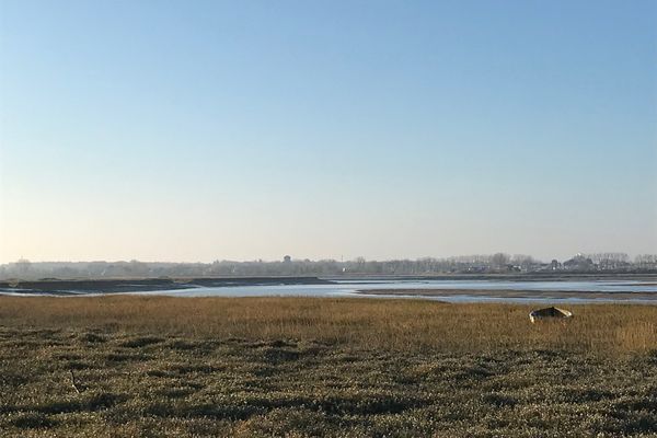 L'estuaire de l'Orne à Sallenelles dans le Calvados sous un soleil du mois de décembre.