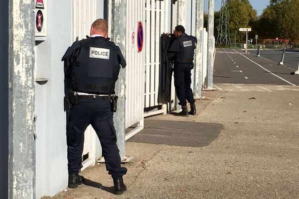 L'exercice "attentat" a débuté à Mâcon, à 14 heures, ce jeudi 3 novembre 2016. Il mobilise de gros moyens.