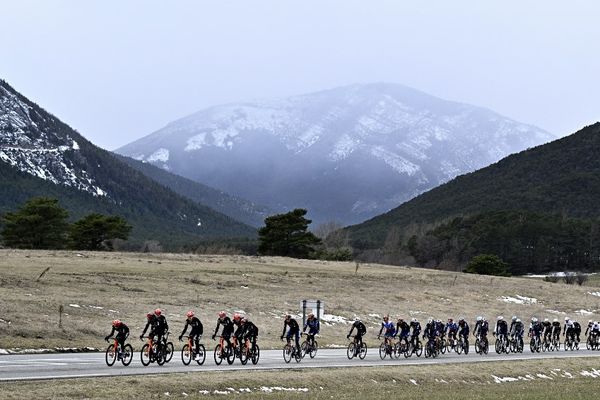 Avant les deux dernières étapes, potentiellement dantesques, le suspense reste entier dans Paris-Nice après la victoire ce vendredi du Danois Mattias Skjelmose à La Colle-sur-Loup.