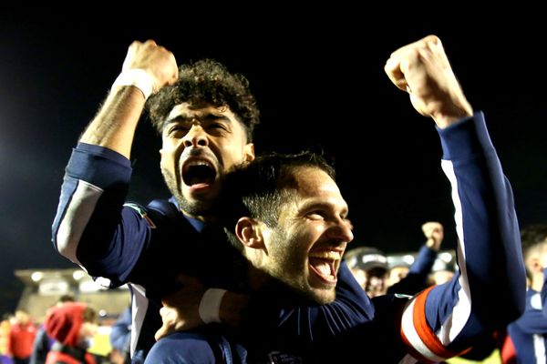 La joie des joueurs de Bergerac vainqueurs de Saint-Etienne, club de L1, en coupe de France 8e, dimanche 31 janvier 2022. Ils s'envolent vers les quarts de Finale.