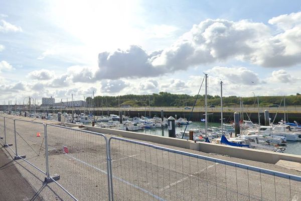 Le port de plaisance de Calais. C'est à côté de et endroit que le corps d'un jeune homme a été repêché ce jeudi 9 novembre 2023.