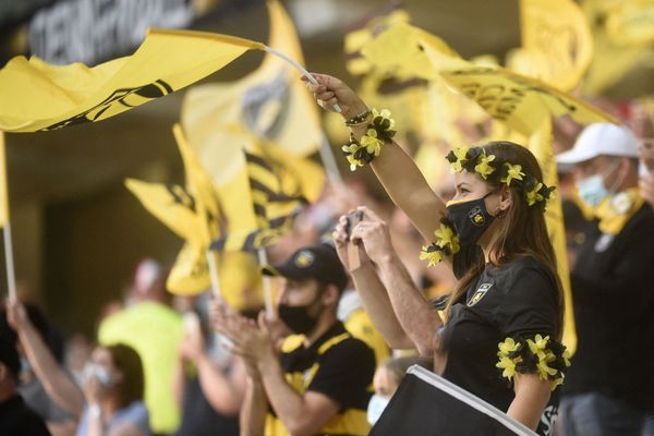 Les supporters du Stade Rochelais lors de la demi-finale de Top 14 à Lille le 18 juin dernier. 