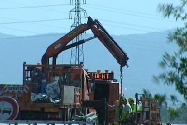 Après l'accident, l'A89 dans le sens Thiers-Clermont a été coupée à la circulation durant une bonne partie de la journée