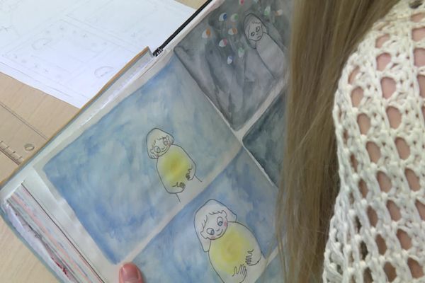 Depuis un an et demi, à l’hôpital de Brive, les jeunes du service de pédiatrie se relaient pour créer une Bande Dessinée.