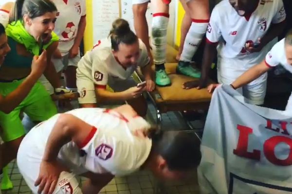 la joie des filles du LOSC dans les vestiaires ce dimanche