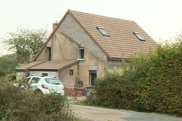 C'est dans la cour de cette maison que les faits ont eu lieu.