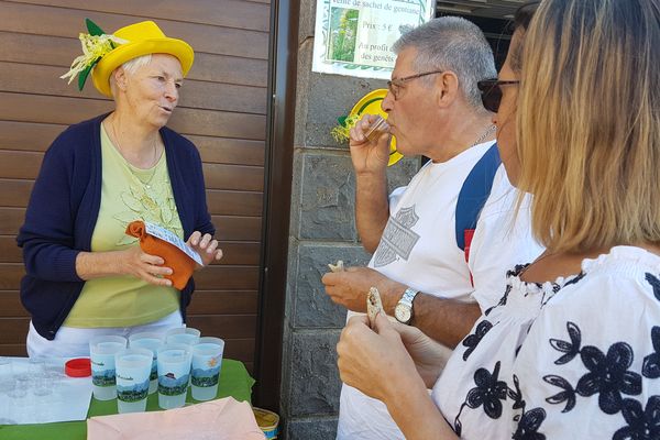 La Fête de la Gentiane se tient à Picherande les 14 et 15 août 2017. 