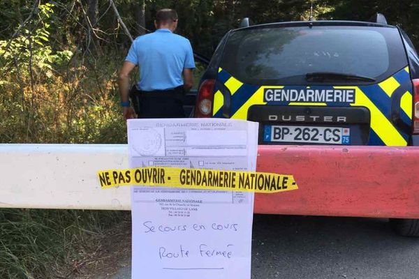 Recherché depuis jeudi matin dans le gouffre Berger (Isère), le spéléologue de 21 ans vient d'être localisé.