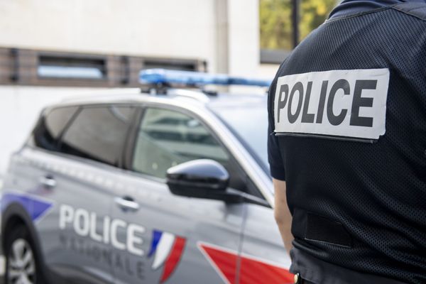 L'enquête de police est en cours pour appréhender les suspects de cette agression à caractère homophobe, survenue vendredi 15 mars.