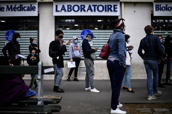 La profession a déjà suspendu la transmission des données relative aux test Covid.