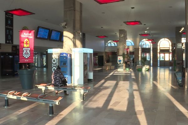 Gare de Nancy déserte ce jeudi 5 décembre, journée de grève nationale contre la réforme des retraites.