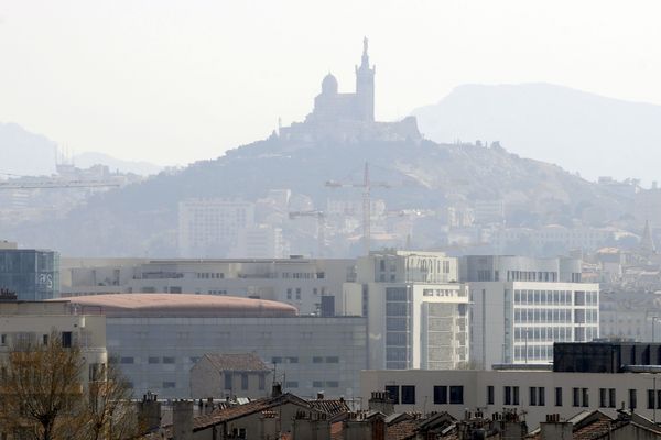 La métropole Aix-Marseille va créer une zone à faible émissions (ZFE) dans le centre uirbain de Marseille