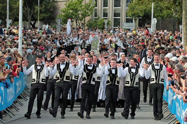 Festival interceltique de Lorient, la Grande Parade des Nations Celtes