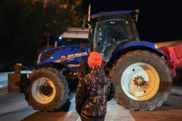 Les tracteurs ont bloqué l'accès au port de Port-la-Nouvelle (Aude).