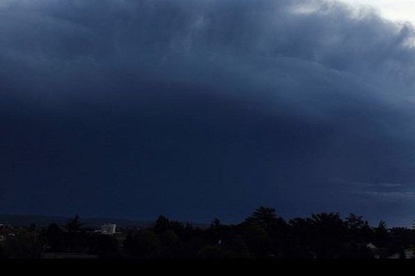 En une demi-heure, il est tombé 50 mm de précipitations à Castres lundi soir.