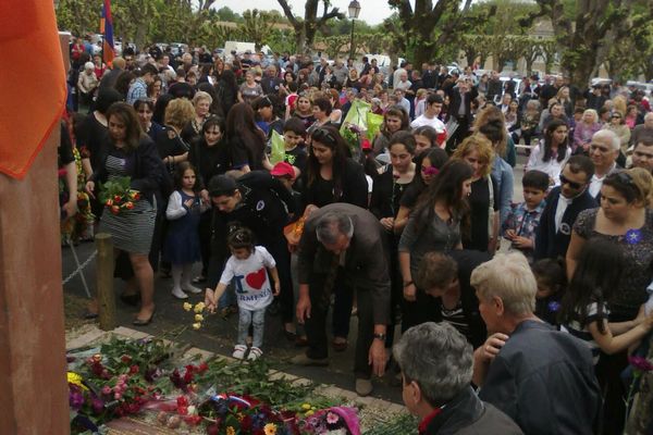 200 personnes se sont réunies à Lusignan dans la Vienne pour commémorer le centenaire du génocide arménien.