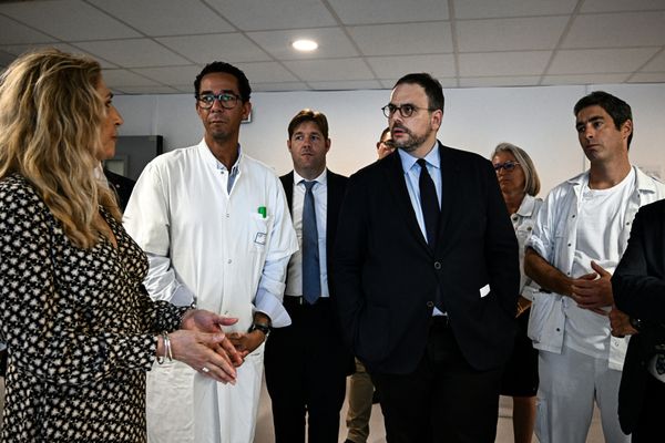 Le ministre de la Santé, Aurélien Rousseau, en visite à Sarlat (Dordogne), le 31 juillet 2023.