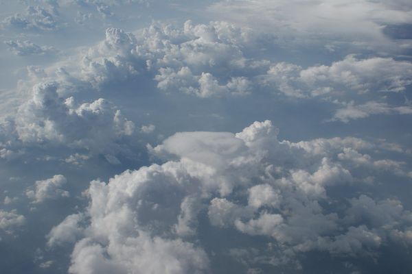 Encore beaucoup de nuages dans le ciel