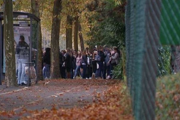 Entrée du Lycée Paul Gauguin à Orléans la Source (Loiret)