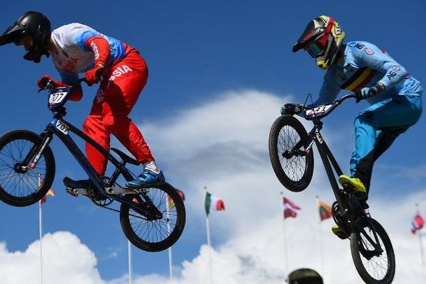 L'art du saut durant l'Euro BMX