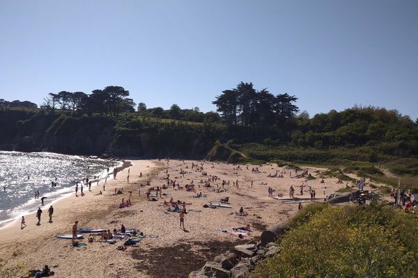 Locmaria-Plouzané en période post-confinement: vous avez dit plage dynamique ? Face à l’affluence croissante sur ses plages, la préfecture a décidé de fermer Portez et Porsmilin sur demande de la municipalité.