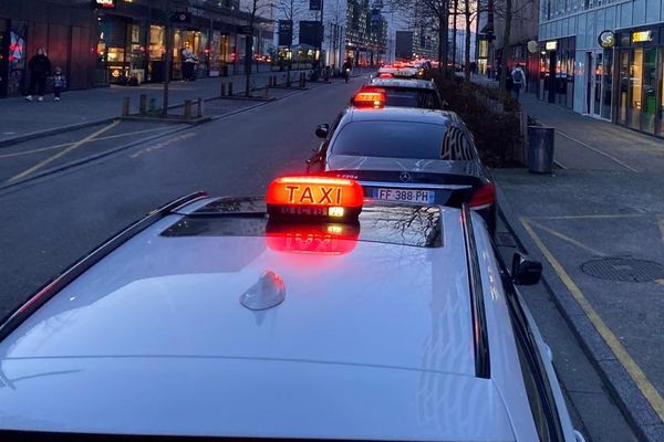 Manifestation des taxis à Metz ce lundi 29 janvier