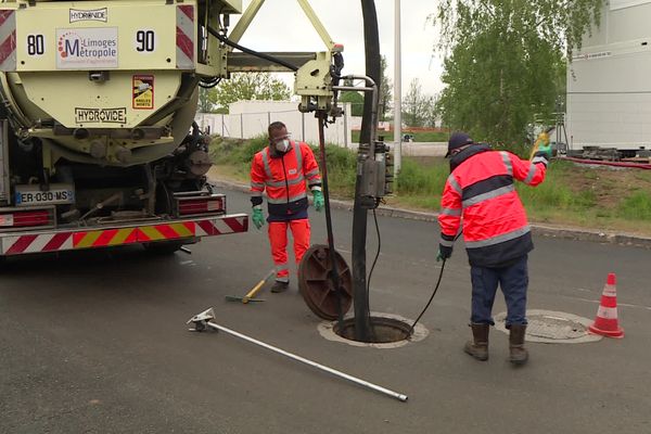 Les égoutiers de Limoges métropole entretiennent le réseau d'assainissement, or des traces de coronavirus sont présentes dans le eaux usées. 