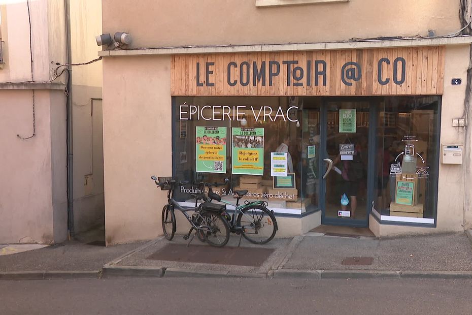 Residents Mobilize to Save Independent Grocery Store in Côte-Saint-André: Reopening as a Cooperative in September