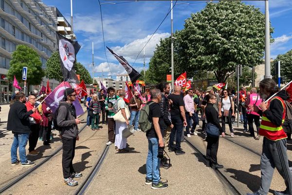 Castelnau-le-Lez (Hérault) - concert de casseroles pour la venue de 2 ministres qui ont finalement déprogrammé leur visite - 25 avril 2023.