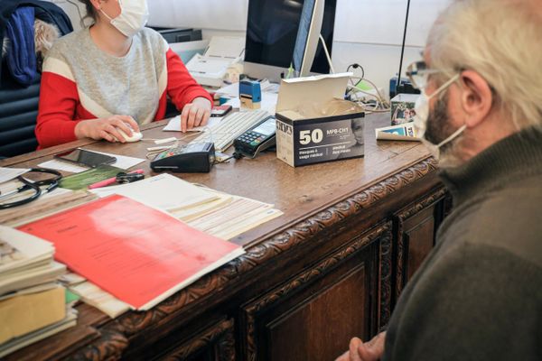 Les consultations chez les médecins généralistes ne désemplissent pas pour ce second confinement. 