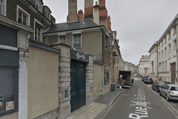 Petite frayeur sur le tournage du court-métrage "à chacun sa peine" réalisé par des étudiants orléanais au club 15 à deux pas du palais de justice d'Orléans.