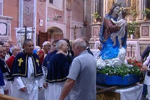 Une messe en l'honneur de la Vierge Marie à Lavasina.