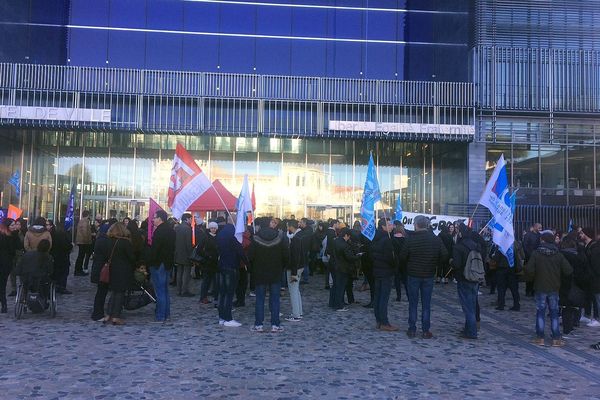 Montpellier - les animateurs des Temps d'Activités Périscolaires manifestent devant la mairie - 20 novembre 2017.