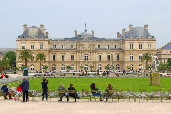 Le sénat vu de ses jardins, le Palais du Luxembourg à Paris