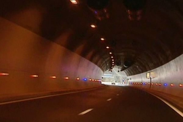 Le tunnel de Violay sur l'A89 entre le Rhône et la Loire.