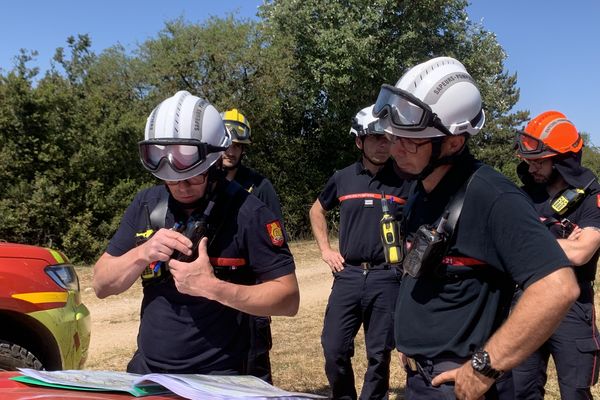 En tout, 27 pompiers étaient mobilisés pour assurer la formation face aux feux de forêt en Côte-d'Or.
