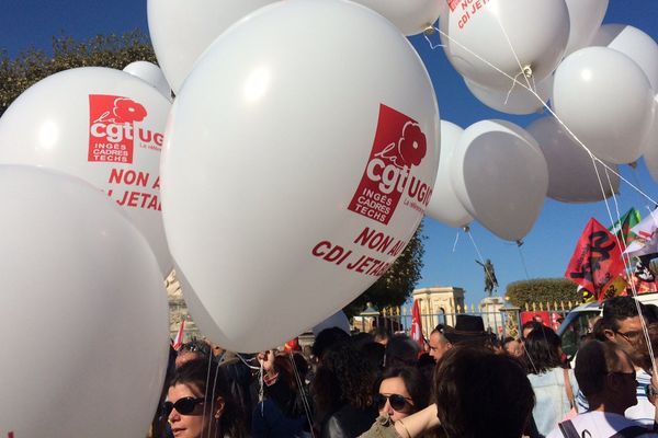 Le cortège de la manifestation contre la loi travail à Montpellier démarre place du Peyrou - 21 septembre 2017