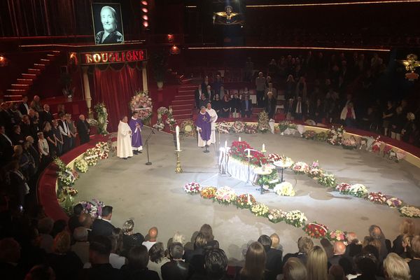 Un hommage a été rendu à Rosa Bouglione au Cirque d'hiver.