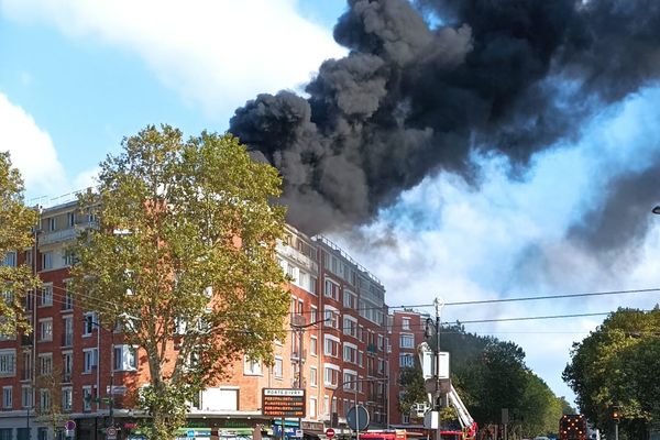 L'incendie s'est produit avenue de la Porte d'Ivry à l'angle du boulevard Massena dans le 13e arrondissement.